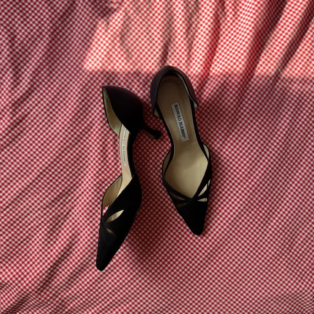 Manolo Blahnik Black Satin D'Orsay Pumps/Kitten Heels - Picture 2 of 8